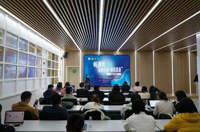 互聯網信息咨詢服務 連接信息與需求的橋梁